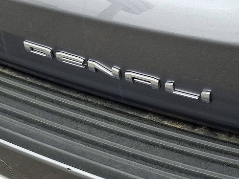 Used 2022 GMC Yukon XL Denali RWD image 34