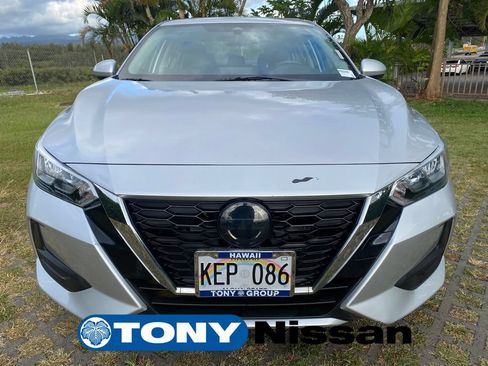 Used 2022 Nissan Sentra SV FWD image 2