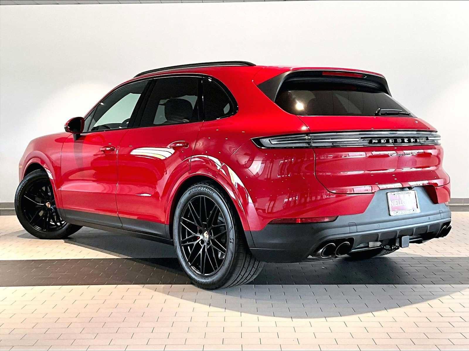 Used 2026 Porsche Cayenne S AWD/4WD image 3