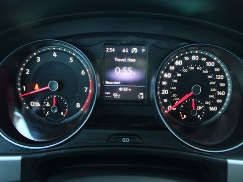 Used 2021 Volkswagen Atlas Cross Sport SE image 23