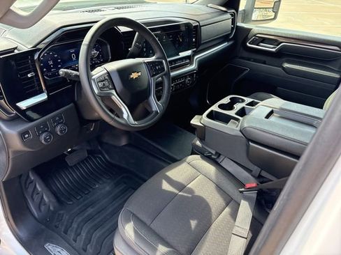 Used 2025 Chevrolet Silverado 2500 LT w/ Convenience Package AWD/4WD image 13