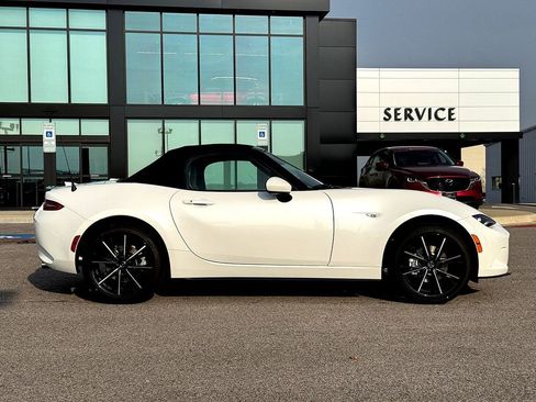 New 2025 MAZDA MX-5 Miata Grand Touring image 9