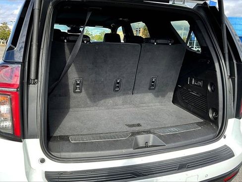 Used 2023 Chevrolet Tahoe Z71 w/ Luxury Package image 32