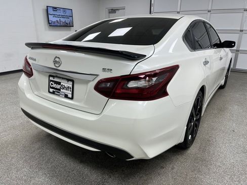 Used 2017 Nissan Altima 2.5 SR w/ Midnight Edition Package image 9