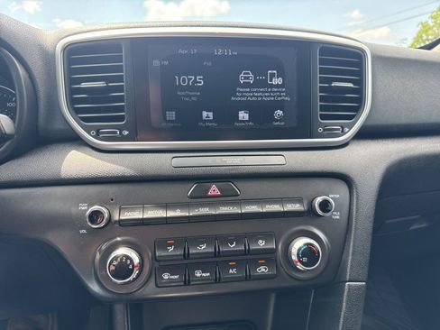 Used 2020 Kia Sportage LX AWD/4WD image 16