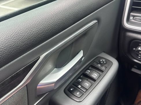 Used 2022 RAM 1500 Big Horn AWD/4WD image 3