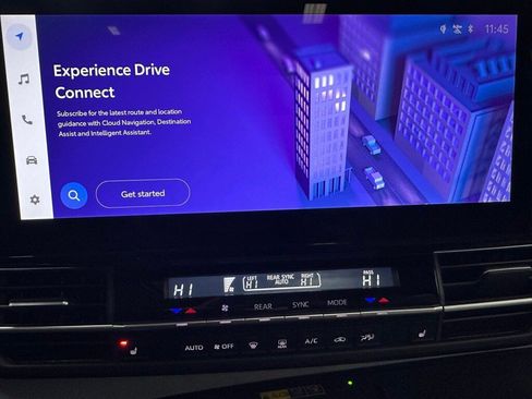 Used 2025 Toyota Sienna XLE image 26