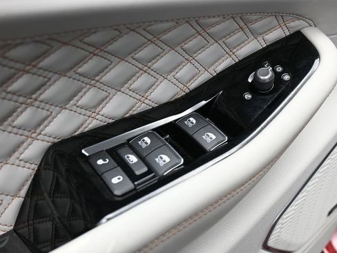 Used 2023 Jeep Grand Cherokee L Summit w/ Luxury Tech Group V image 33