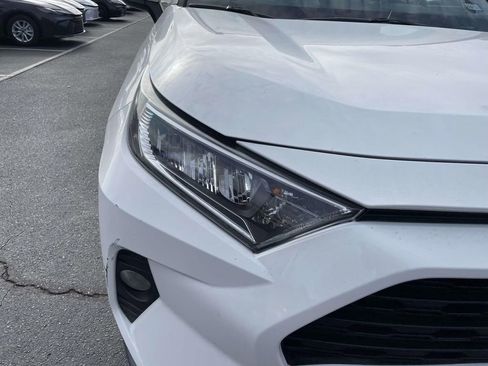 Used 2020 Toyota RAV4 XLE image 17