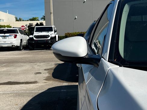 Used 2018 Honda Accord EX-L image 9