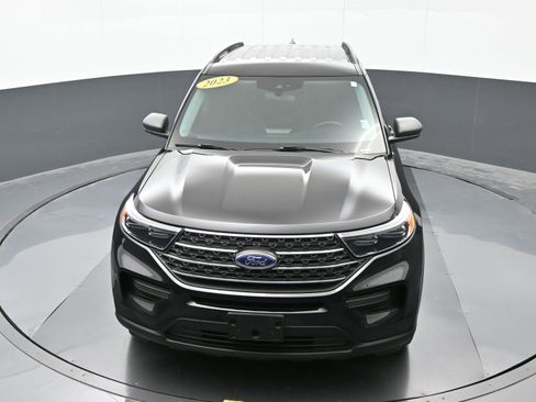 Used 2023 Ford Explorer XLT image 32