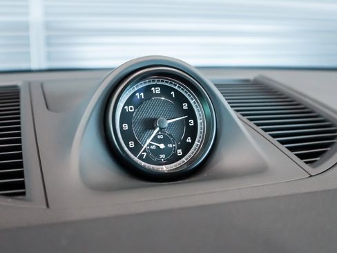 Used 2025 Porsche Macan image 23