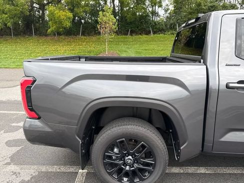 Used 2025 Toyota Tundra Limited AWD/4WD image 17