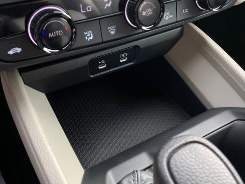 Used 2025 Honda Accord SE image 16