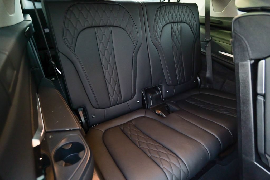 Used 2026 BMW X7 xDrive40i AWD/4WD image 32