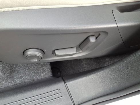 New 2026 Volvo XC40 B4 Plus w/ Climate Package image 13