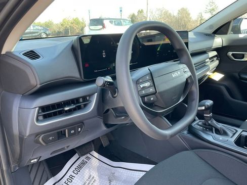 New 2026 Kia K4 FWD image 9