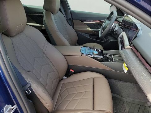 New 2027 BMW 530i xDrive w/ Premium Package AWD/4WD image 18