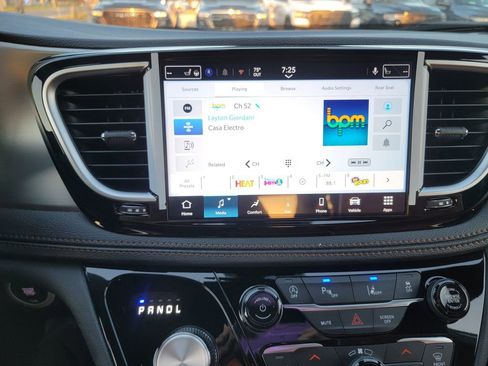 New 2026 Chrysler Pacifica Pinnacle FWD image 21