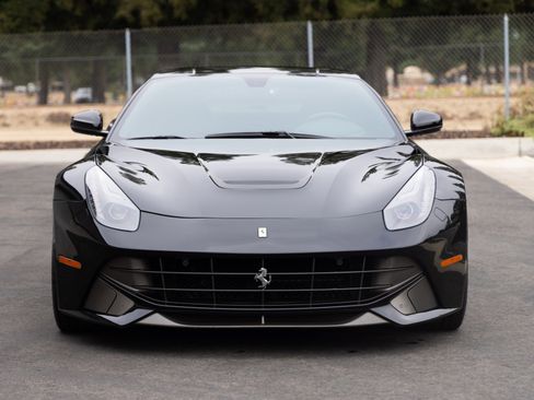 Used 2014 Ferrari F12 Berlinetta image 3
