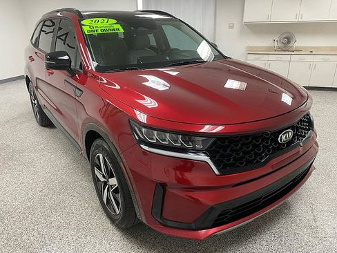 Used 2021 Kia Sorento S w/ Panoramic Sunroof Package image 3