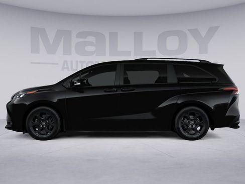 New 2026 Toyota Sienna XLE Woodland Edition image 4