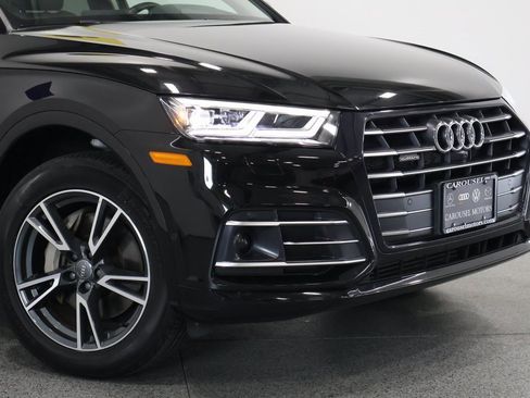 Used 2020 Audi Q5 e Prestige w/ Prestige Package image 3
