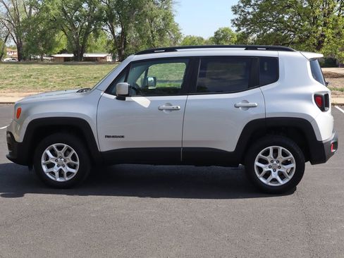 Used 2017 Jeep Renegade Latitude w/ Cold Weather Group AWD/4WD image 9