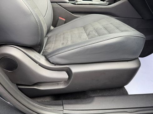 Used 2025 Mitsubishi Outlander SE image 22