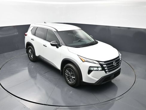 Certified 2025 Nissan Rogue S FWD image 18