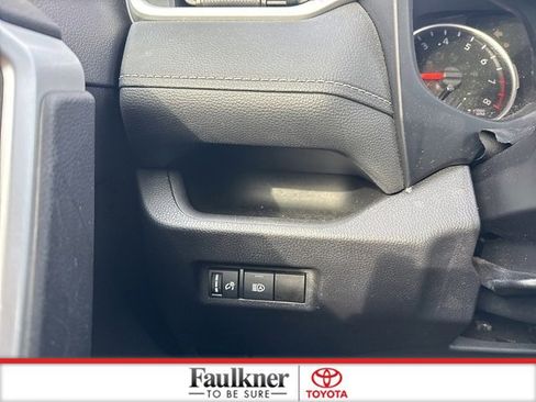 Used 2021 Toyota RAV4 LE image 22