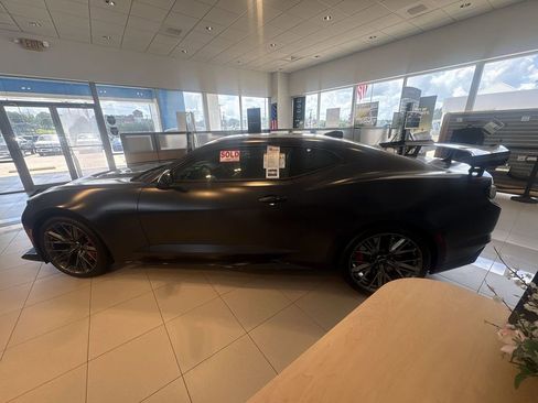 Used 2024 Chevrolet Camaro ZL1 RWD image 5