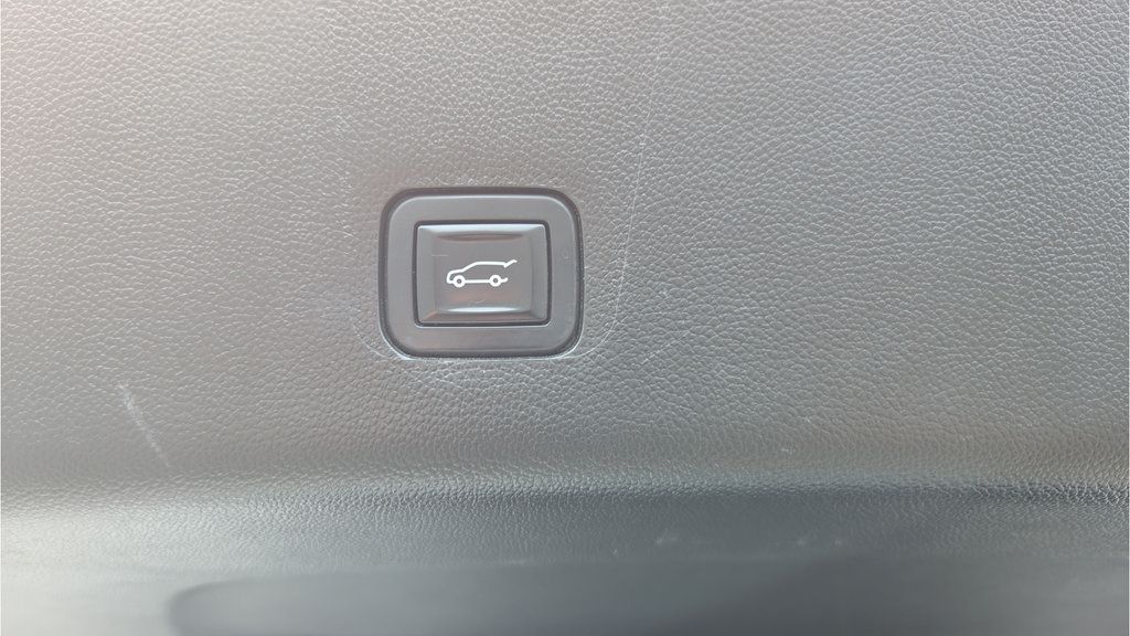 Used 2020 Chevrolet Traverse Premier AWD/4WD image 62