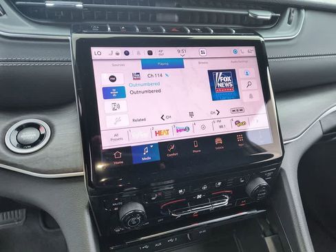 New 2025 Jeep Grand Cherokee L Limited w/ Luxury Tech Group II image 16