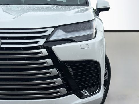 Used 2026 Lexus LX 600 4WD w/ Luxury Package image 9