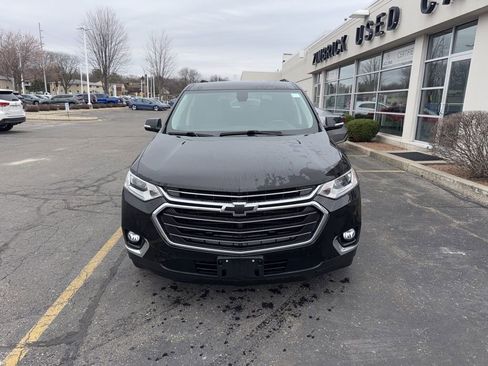 Used 2019 Chevrolet Traverse LT image 2