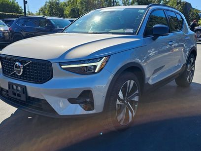 Used 2025 Volvo XC40 B5 Plus w/ Climate Package