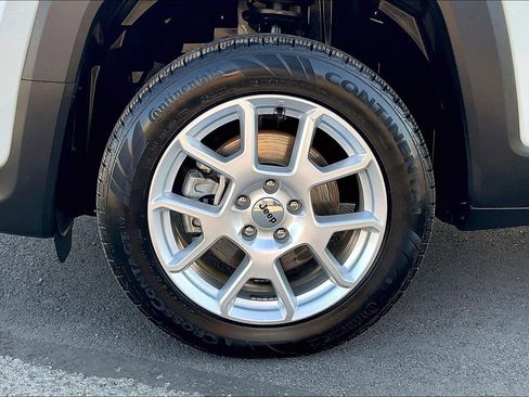 Certified 2022 Jeep Renegade Latitude image 8