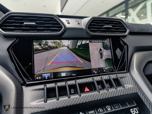 Used 2023 Lamborghini Urus Performante AWD/4WD image 15