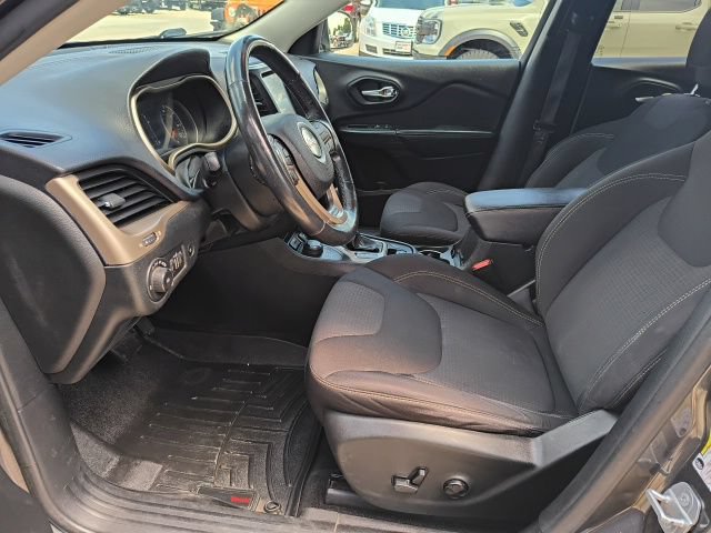 Used 2015 Jeep Cherokee Latitude w/ Comfort/Convenience Group AWD/4WD image 11