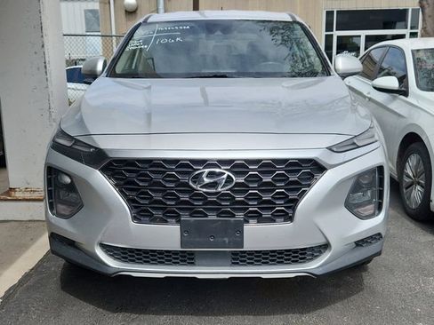 Used 2019 Hyundai Santa Fe SE image 2