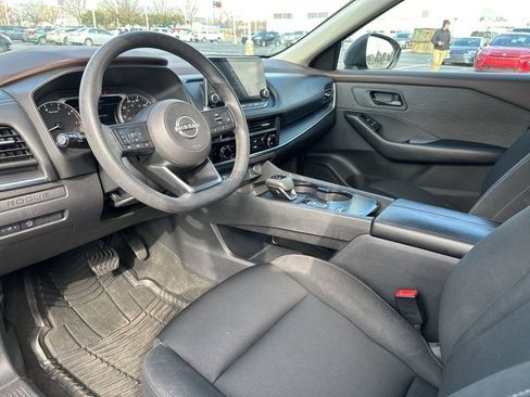 Used 2023 Nissan Rogue S image 22