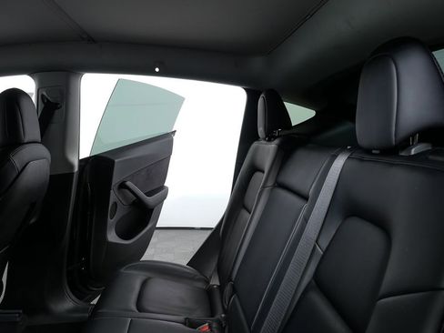 Used 2021 Tesla Model Y Performance image 19