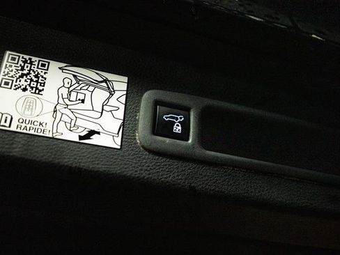 Used 2021 Toyota Sienna XLE w/ XLE Plus Package image 8