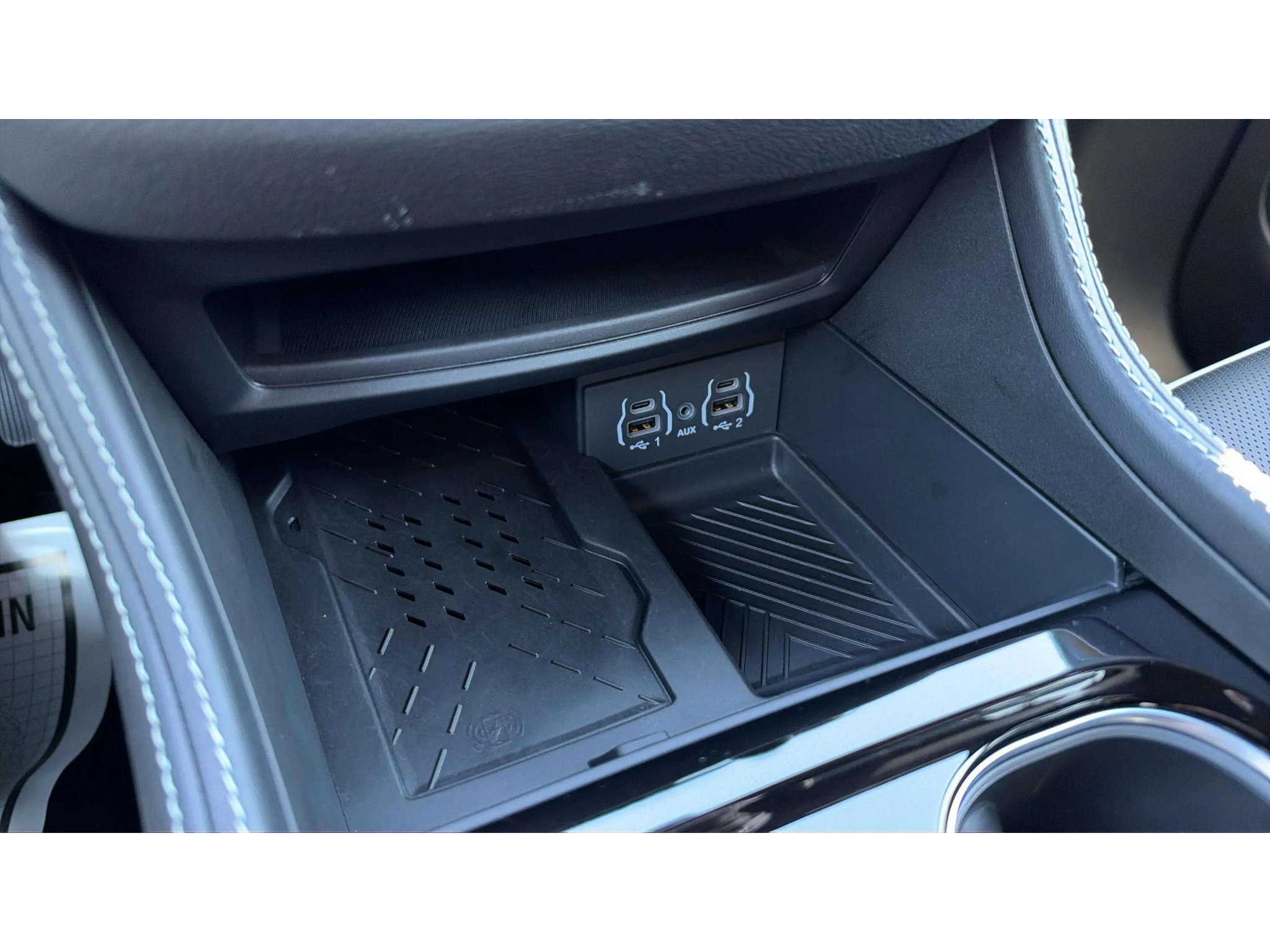 Used 2025 Chrysler Pacifica Limited FWD image 23