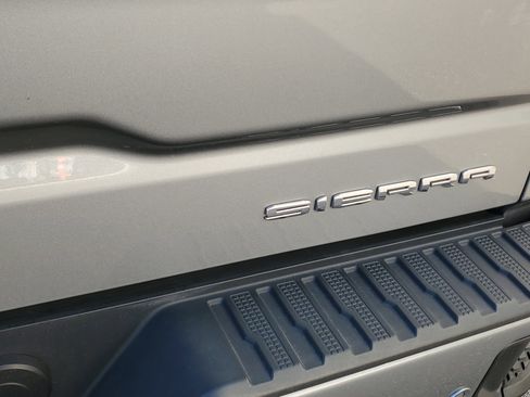 Used 2023 GMC Sierra 1500 Denali w/ Technology Package image 13