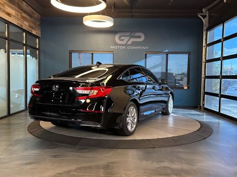 Used 2018 Honda Accord LX image 3