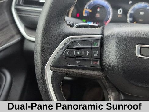 Used 2024 Jeep Grand Cherokee L Limited w/ Luxury Tech Group II image 9