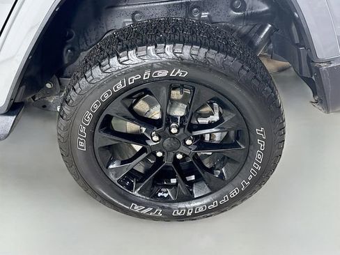 Used 2021 Jeep Wrangler Unlimited Sahara w/ Cold Weather Group image 30