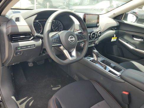 New 2025 Nissan Sentra SR w/ Midnight Edition image 10